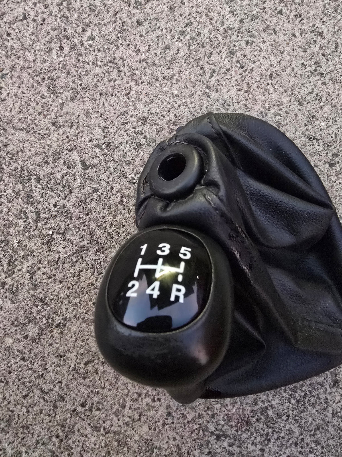 Ford Focus Mk1 98-04 Genuine Gear Knob & Gaiter