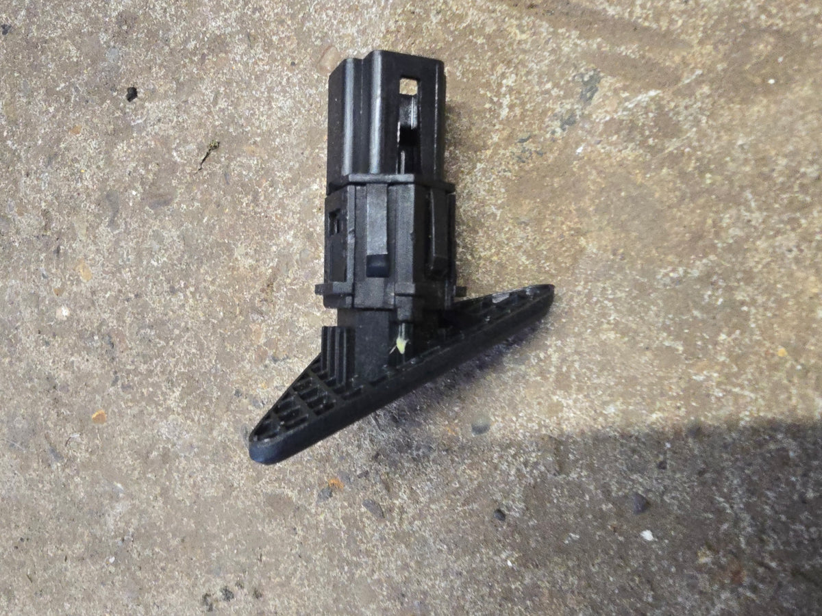 Ford Focus Mk1 98-04 Tailgate Boot Switch