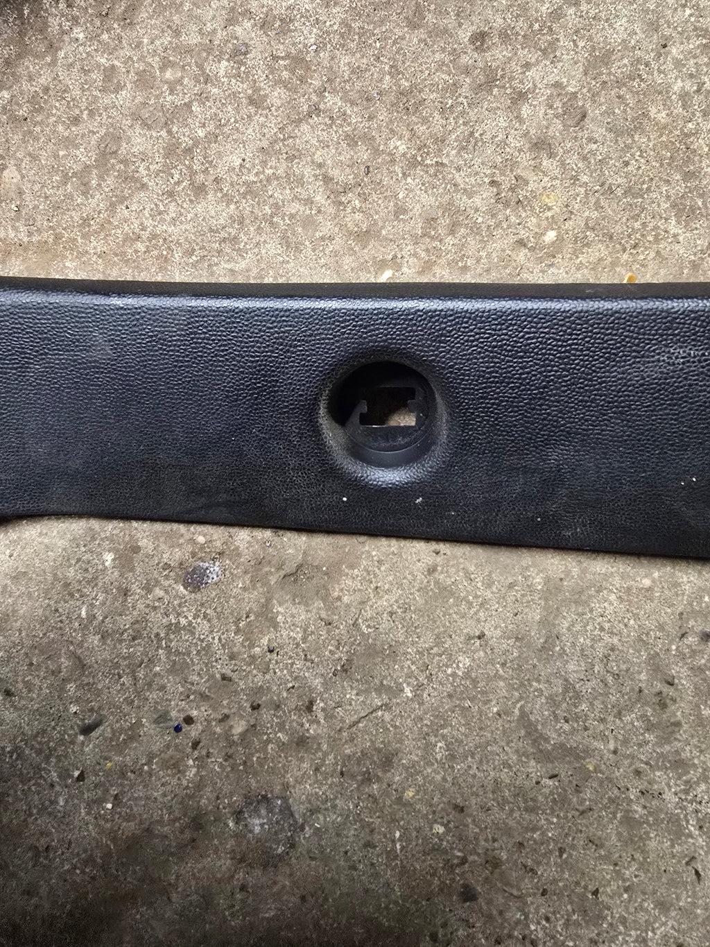 Ford Focus Mk1 98-2004 Interior Trim (Genuine OE 98ABA42907AKW)