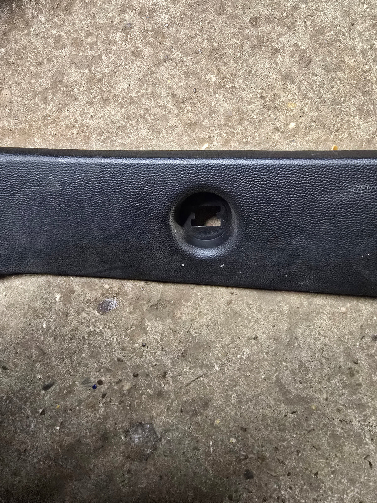 Ford Focus Mk1 98-2004 Interior Trim (Genuine OE 98ABA42907AKW)