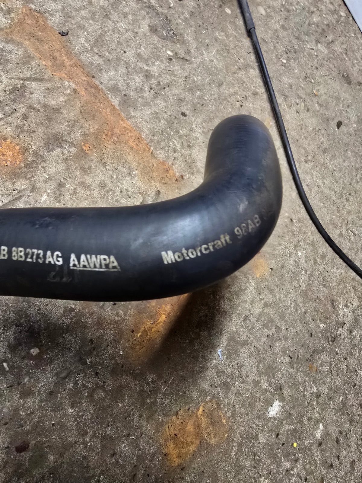 FORD FOCUS MK1 (98-04) RADIATOR LOWER HOSE PIPE E 1.4 1.6 PETROL 98AB8B273AG