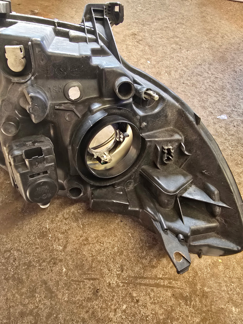 Peugeot 107 Passenger Headlight 2010