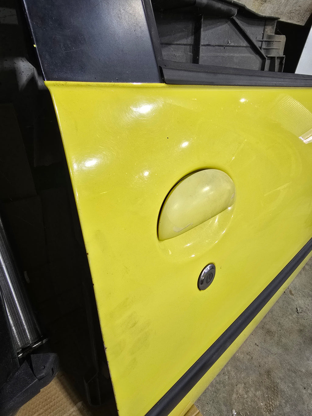 Peugeot 107 2010 Drivers Side Door (No Mirror or Mirror Trims)