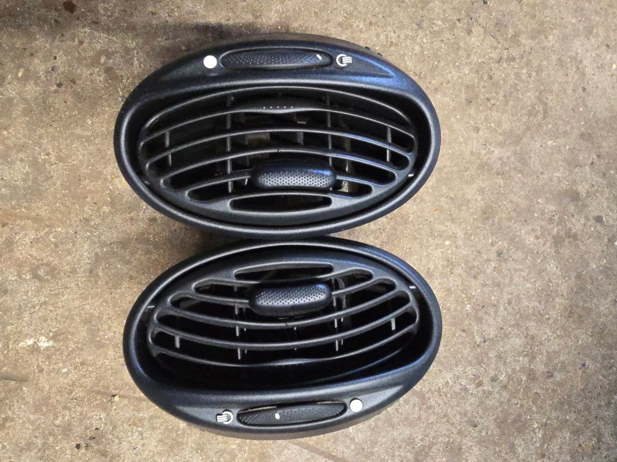FORD FOCUS MK1 1998 - 2004 HEATER BLOWER AIR VENT IN DASHBOARD