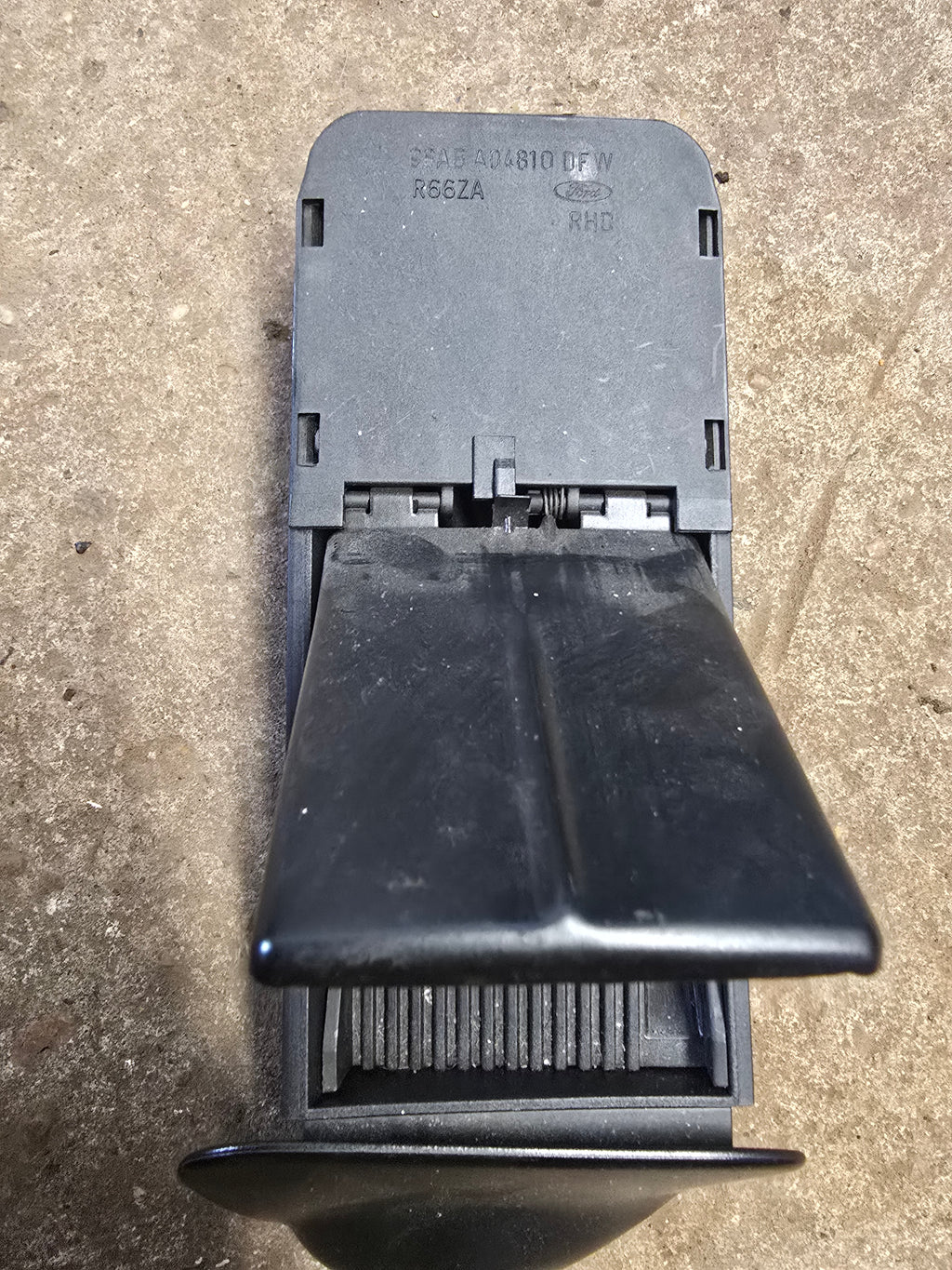 Ford Focus Mk1 98-04 Centre Console Ashtray
