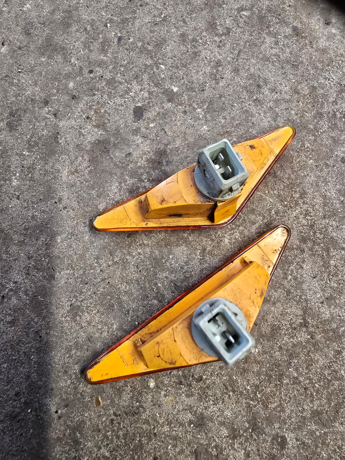 Ford Focus Mk1 98-04 Side Repeater Lamps x1