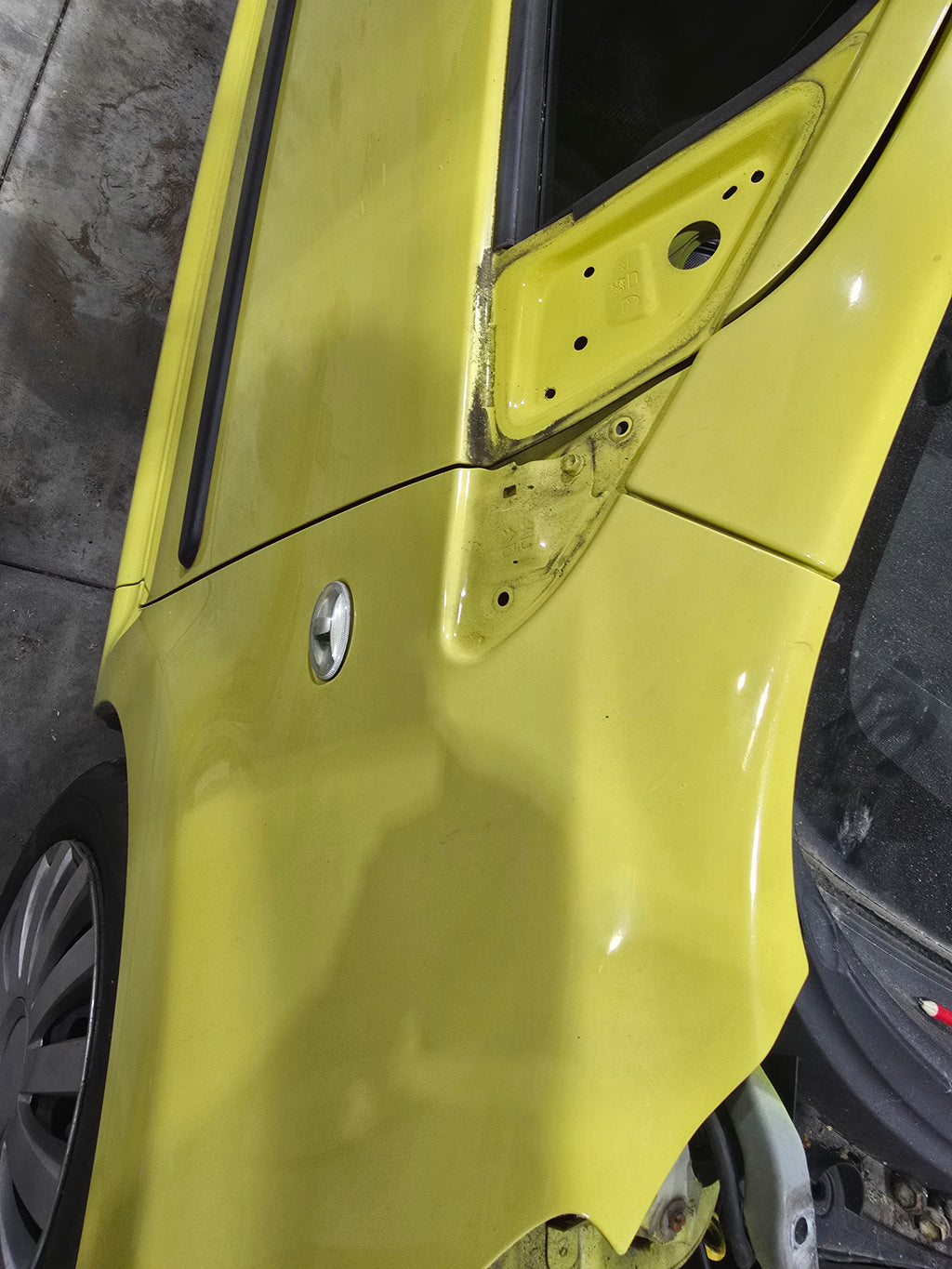 Peugeot 107 2010 Drivers Side Door (No Mirror or Mirror Trims)