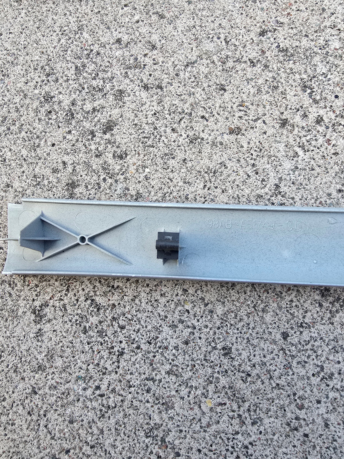 Ford Focus Mk1 98-2004 Interior Rear Trim (oe 98ABA51749CDW)
