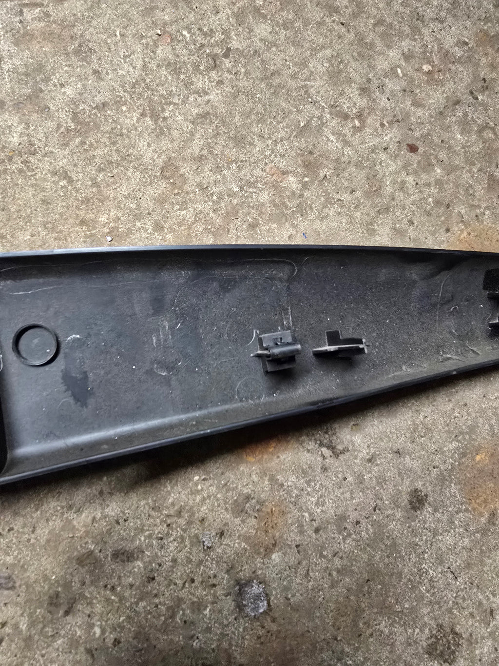 Ford Focus Mk1 98-2004 Interior Trim (Genuine OE 98ABA42906AKW)