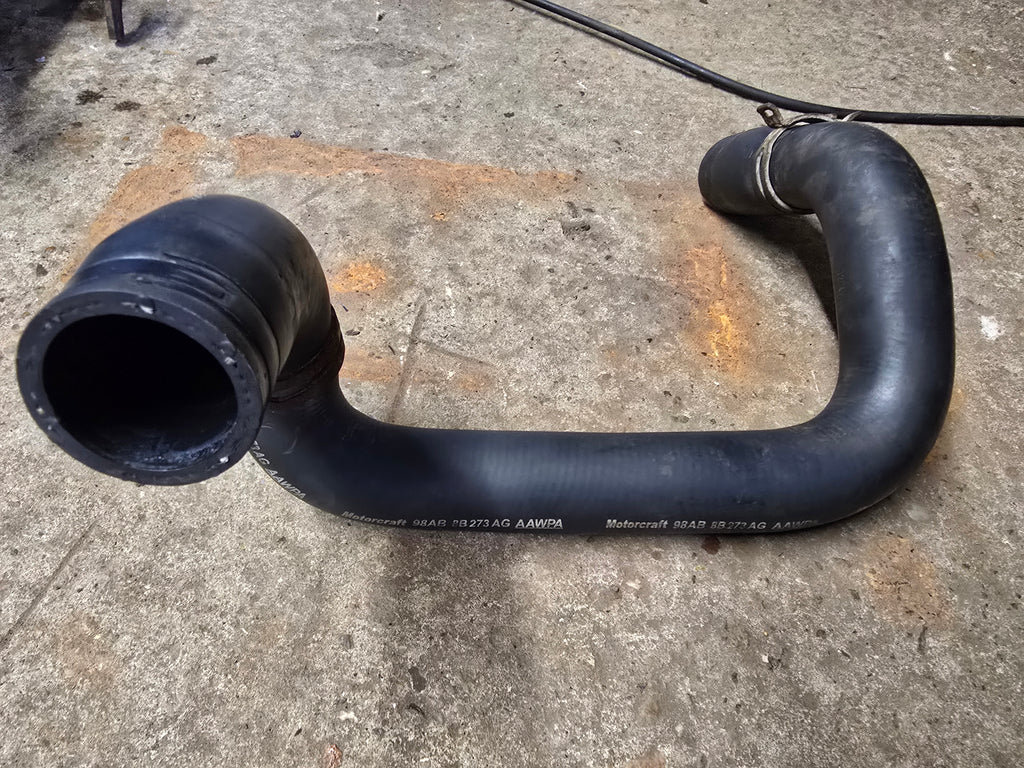 FORD FOCUS MK1 (98-04) RADIATOR LOWER HOSE PIPE E 1.4 1.6 PETROL 98AB8B273AG