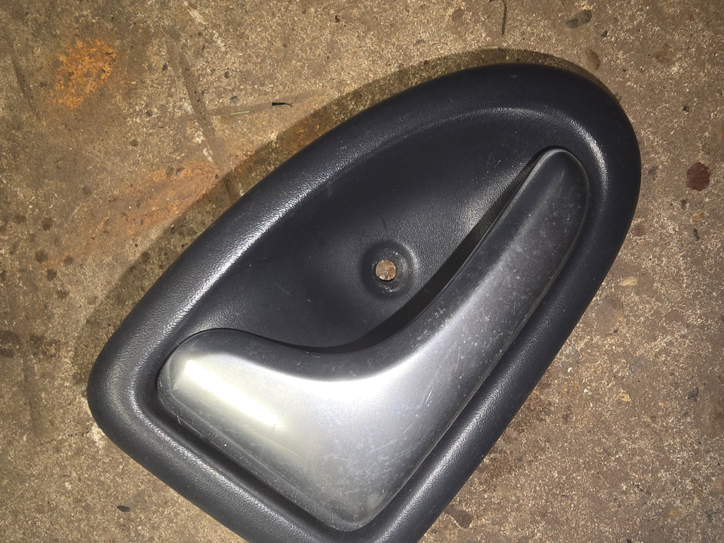 Renault Clio 2006 1.2 Mk2 Passenger Inner Door Handle
