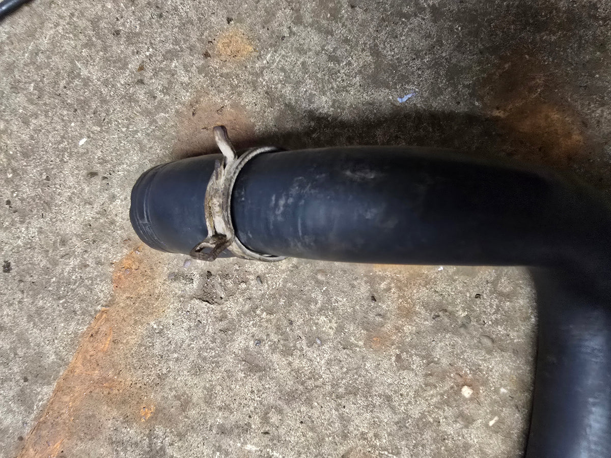 FORD FOCUS MK1 (98-04) RADIATOR LOWER HOSE PIPE E 1.4 1.6 PETROL 98AB8B273AG
