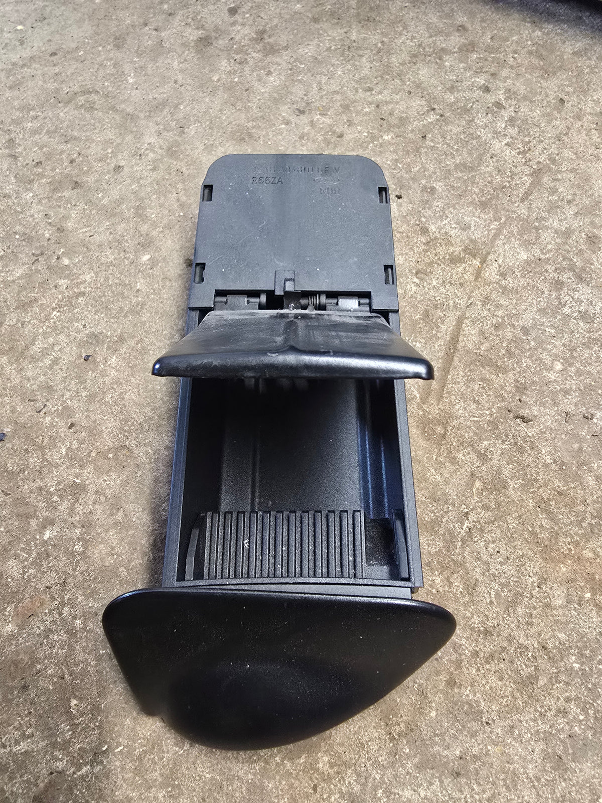 Ford Focus Mk1 98-04 Centre Console Ashtray