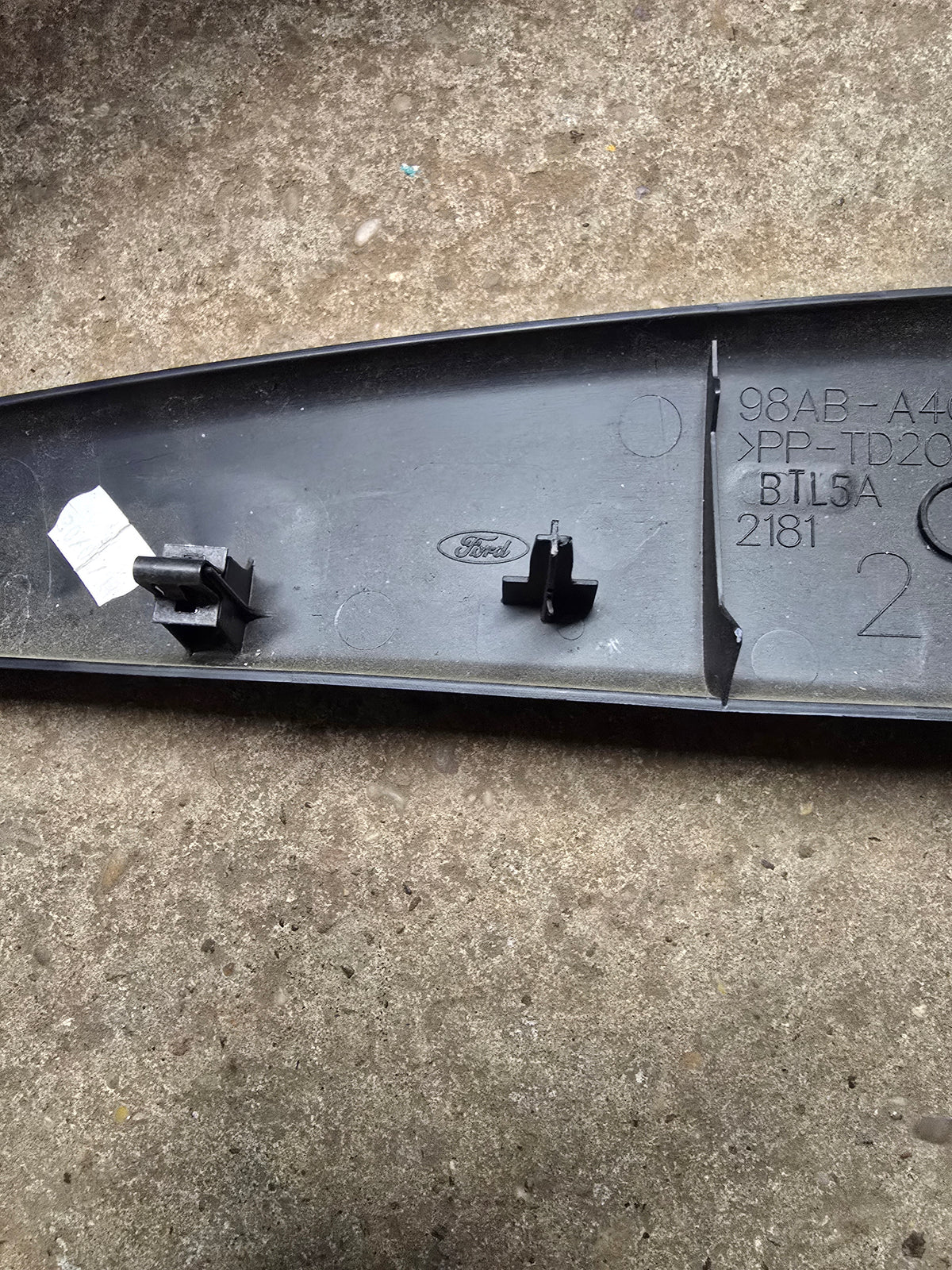 Ford Focus Mk1 98-2004 Interior Trim (Genuine OE 98ABA42906AKW)