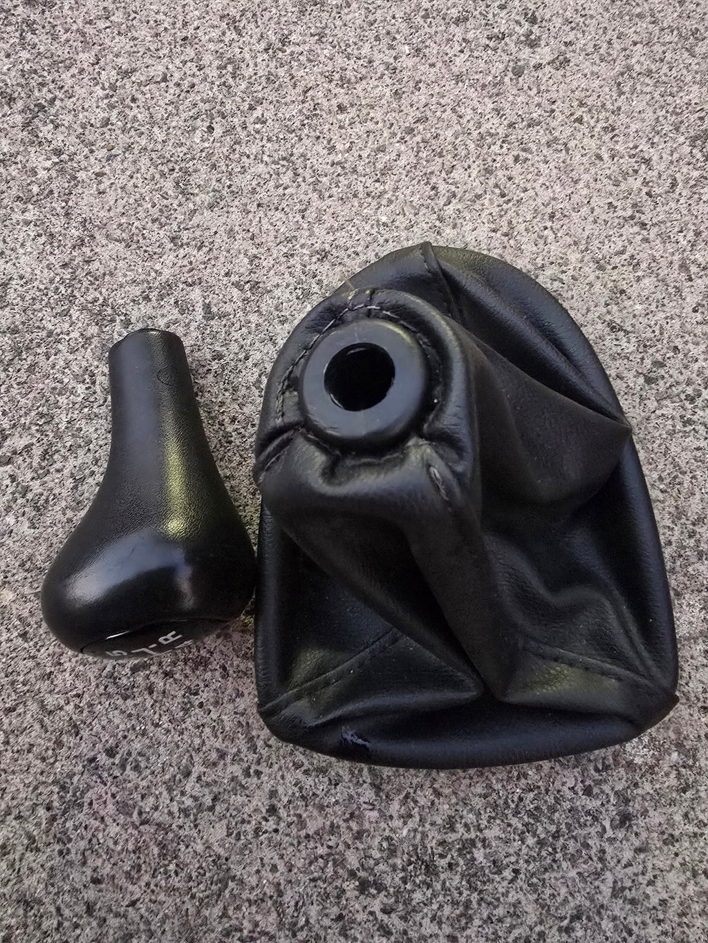 Ford Focus Mk1 98-04 Genuine Gear Knob & Gaiter