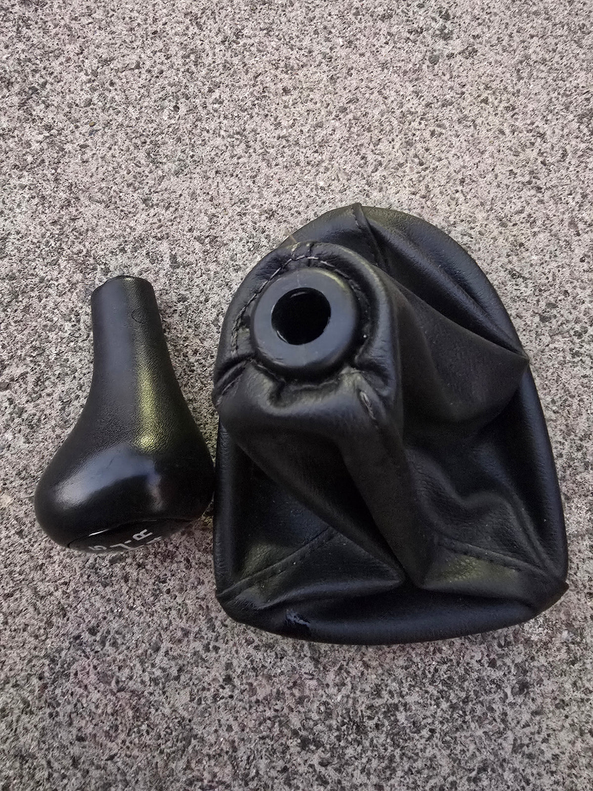 Ford Focus Mk1 98-04 Genuine Gear Knob & Gaiter