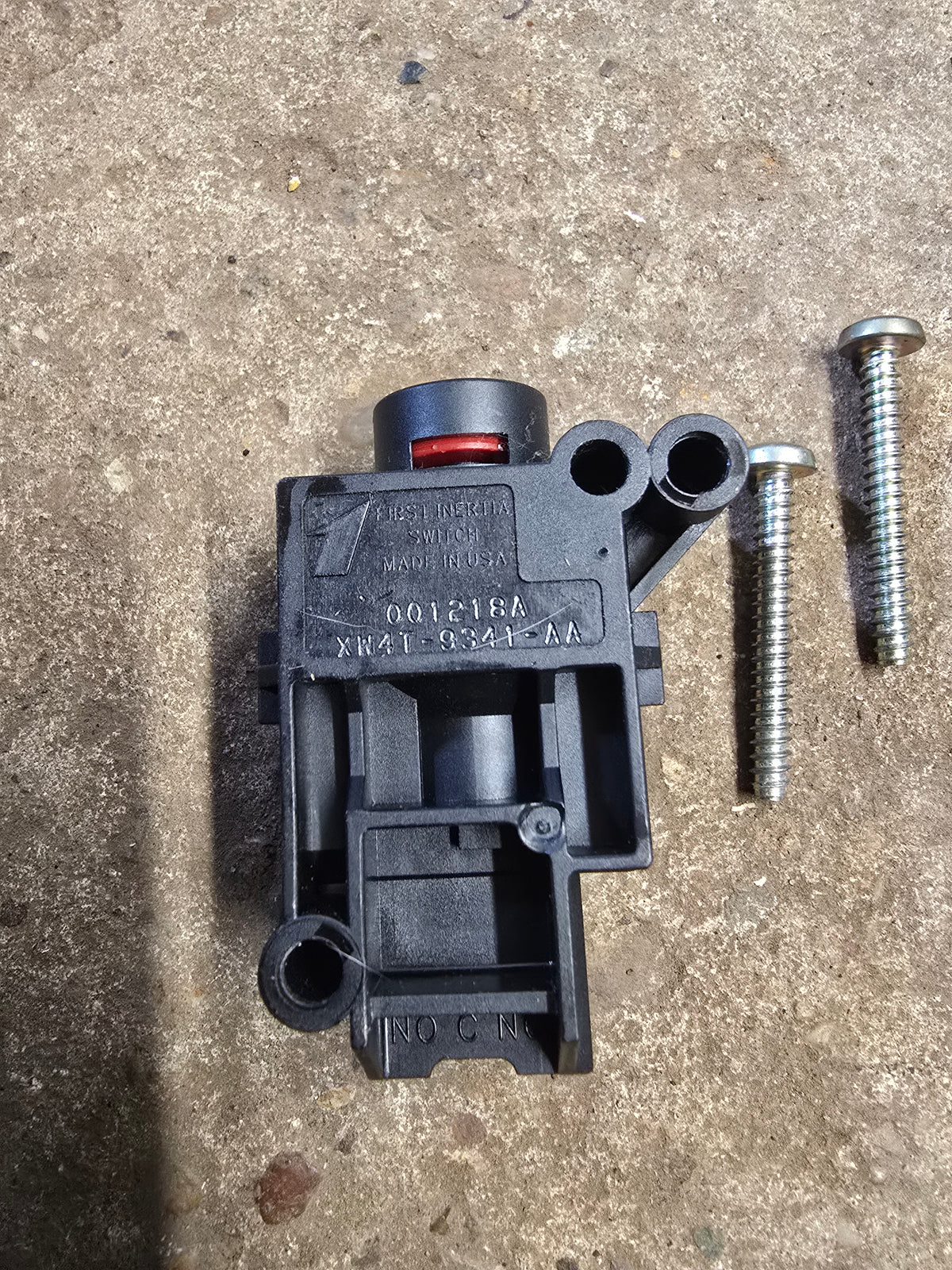 Ford Focus Mk1 98-04 Fuel Cut Off Switch XW4T-9341-AA