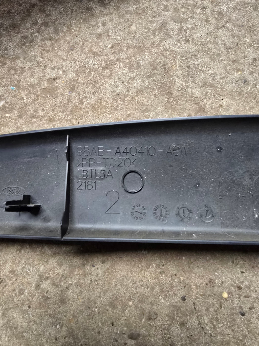 Ford Focus Mk1 98-2004 Interior Trim (Genuine OE 98ABA42906AKW)