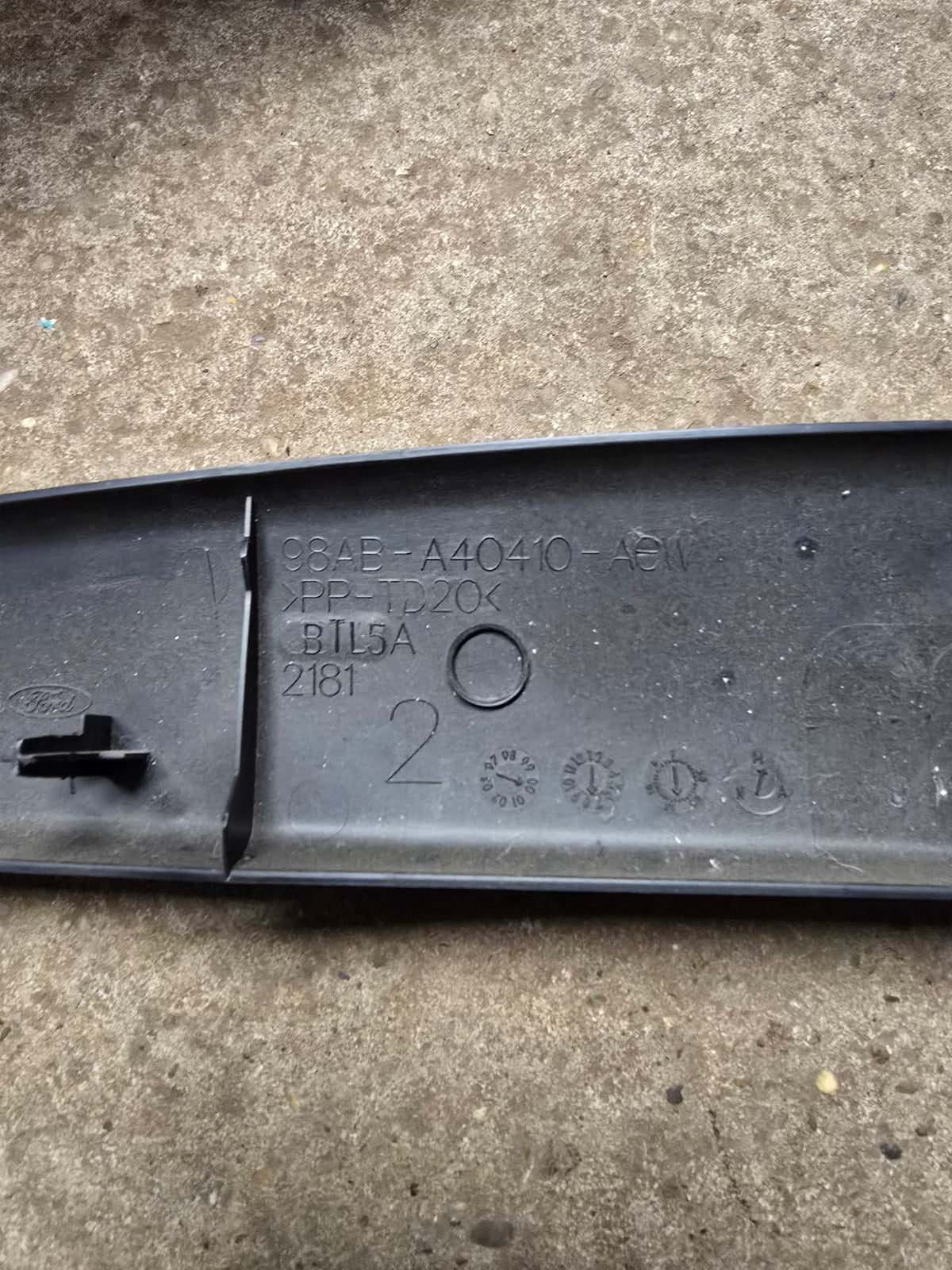 Ford Focus Mk1 98-2004 Interior Trim (Genuine OE 98ABA42906AKW)