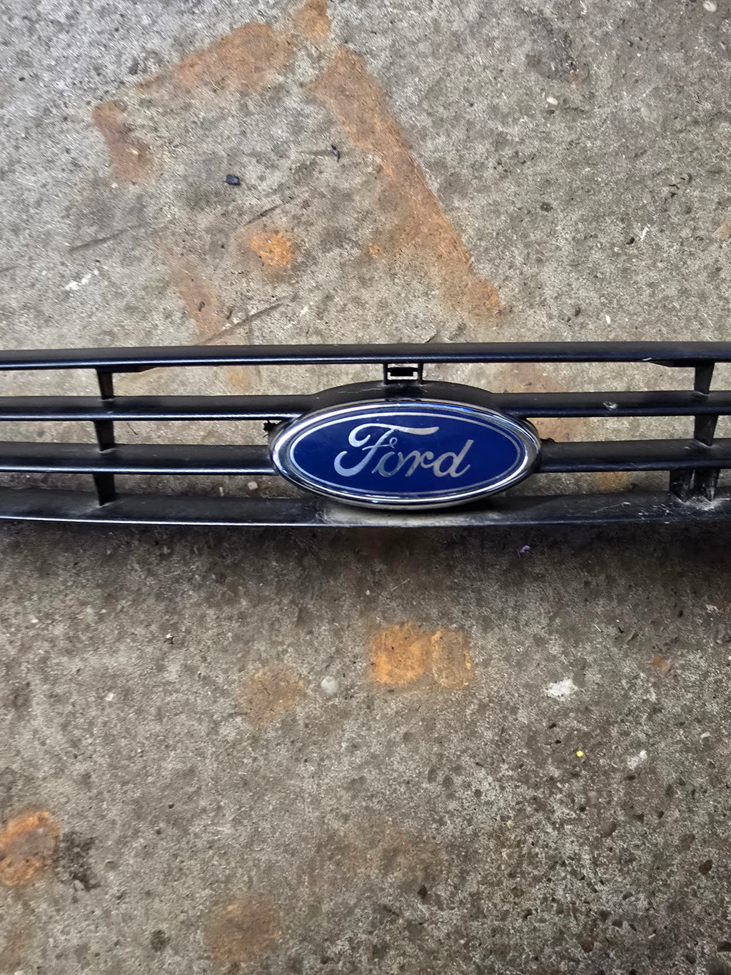 Ford Focus Mk1 98-01 Front Upper Grille