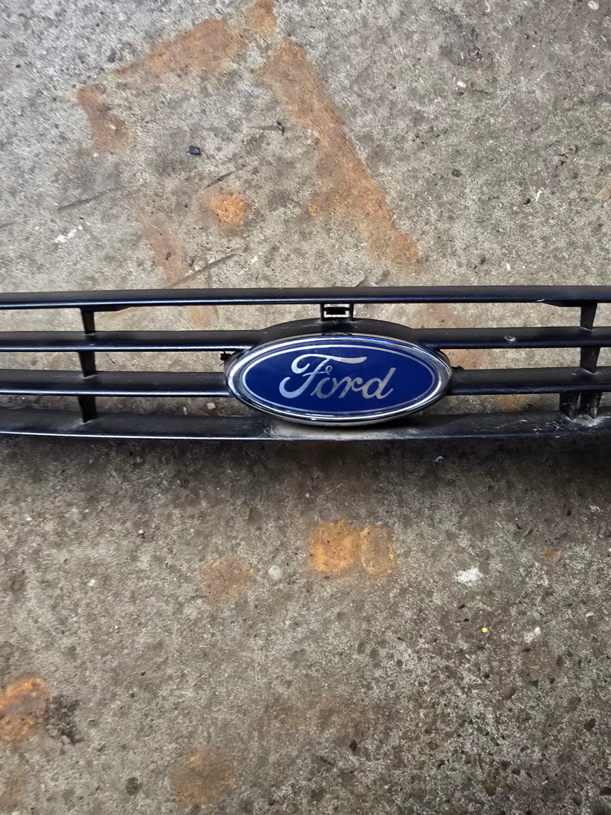 Ford Focus Mk1 98-01 Front Upper Grille