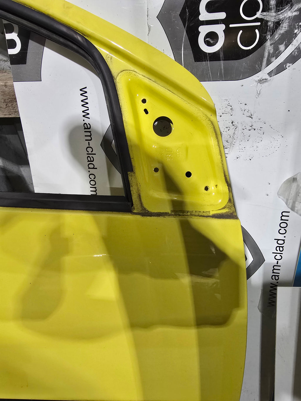 Peugeot 107 2010 Drivers Side Door (No Mirror or Mirror Trims)