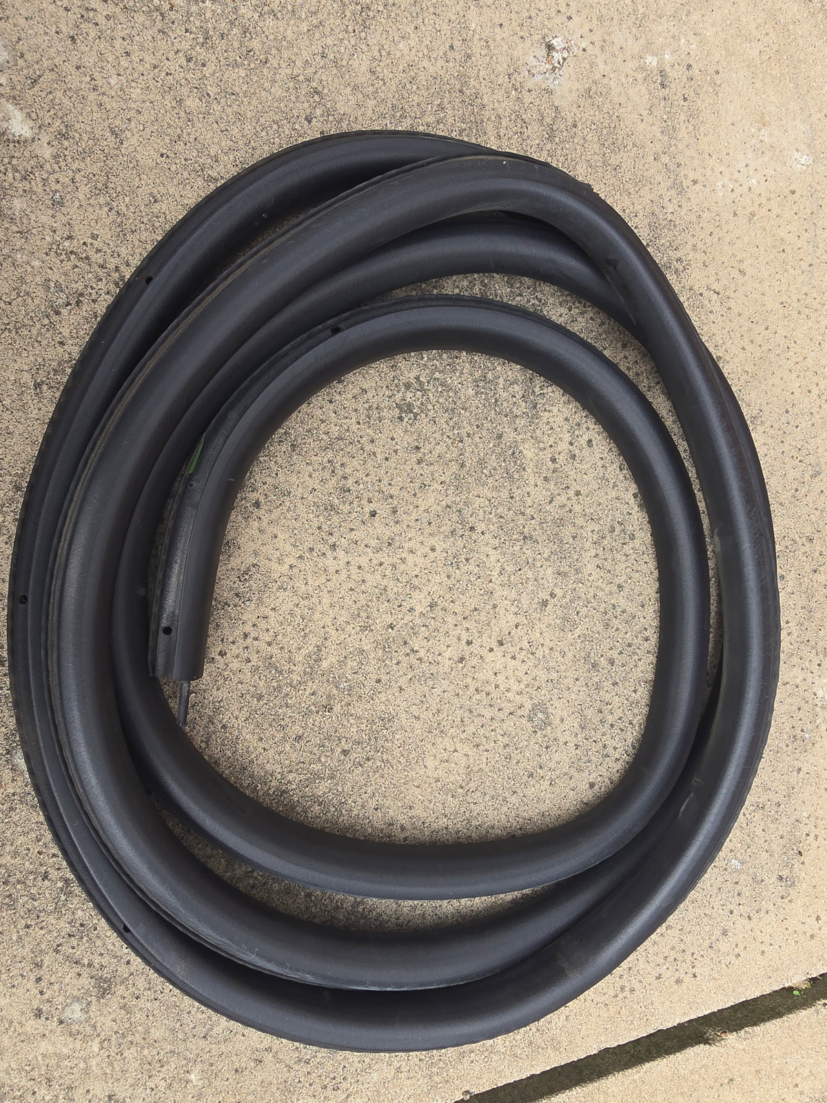Ford Focus 98-04 Drivers Front Rubber Door Seal
